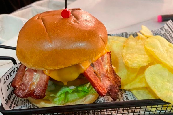 Restaurante El Patio | Restaurante en Las Rozas | Hamburguesa flamenquita