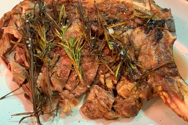 Restaurante El Patio | Restaurante en Las Rozas | Rib-eye steak de vaca a la parrilla al toque de romero
